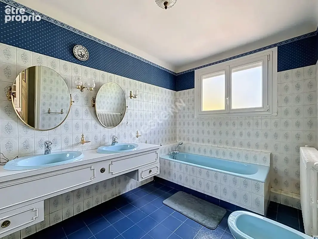 A vendre : Maison familiale de 7 pièces avec un joli jardin et garage- Rezé - photo 13
