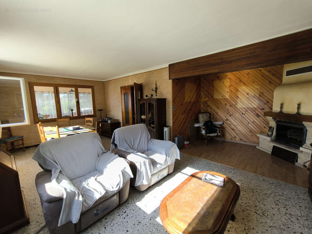 Maison à SAINT-LAURENT-LA-VERNEDE