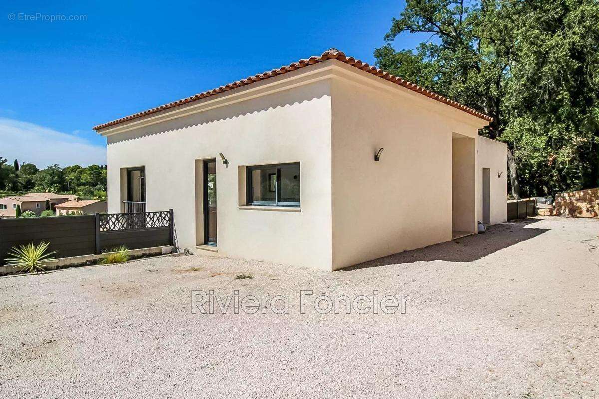 Maison à VALBONNE
