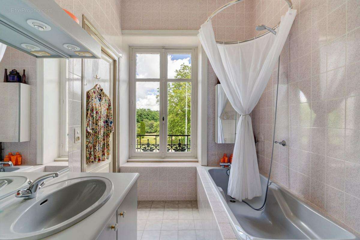 Maison à BUSSIERE-GALANT