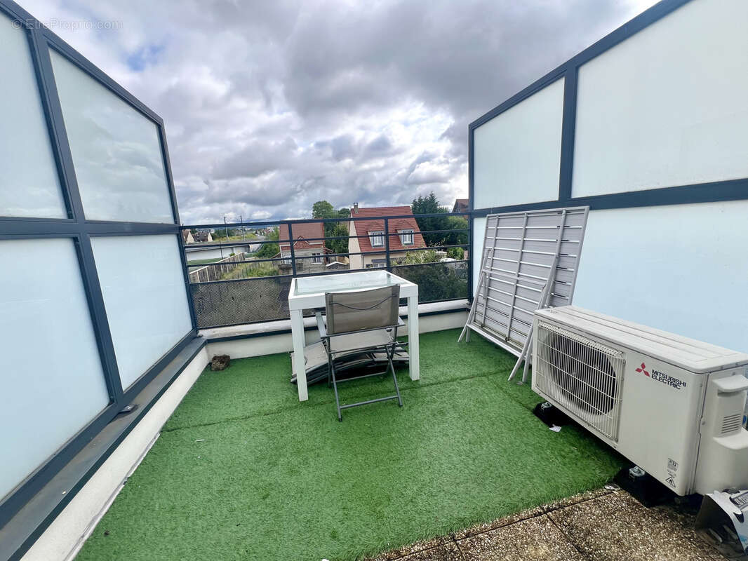 Appartement à SARTROUVILLE