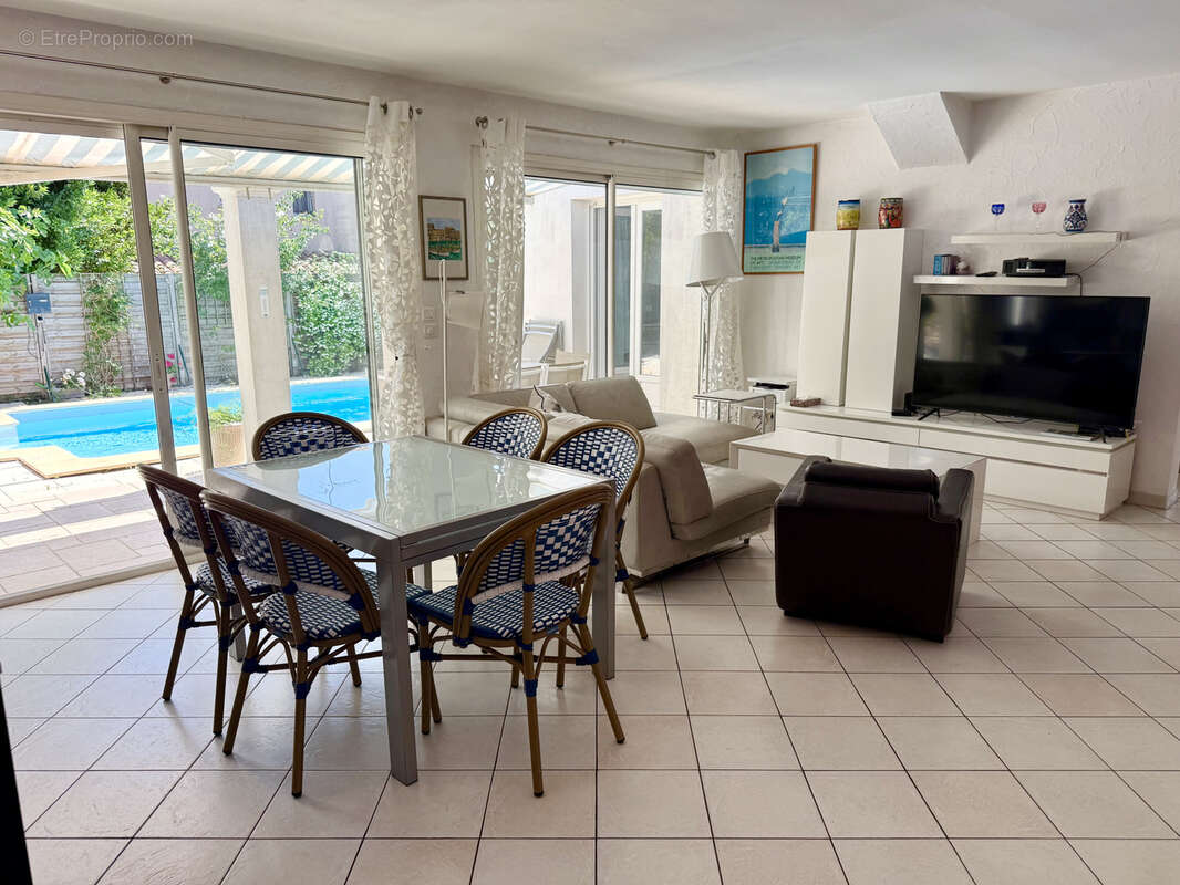 Villa indépendante de plain-pied avec 5 chambres et piscine - photo 5
