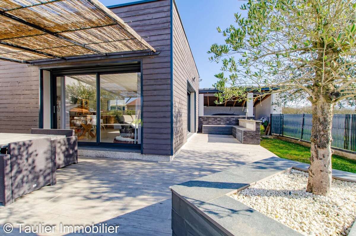 Maison à SAINT-LATTIER