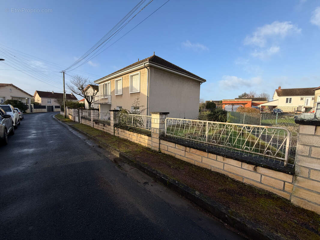 Maison à CHATELLERAULT