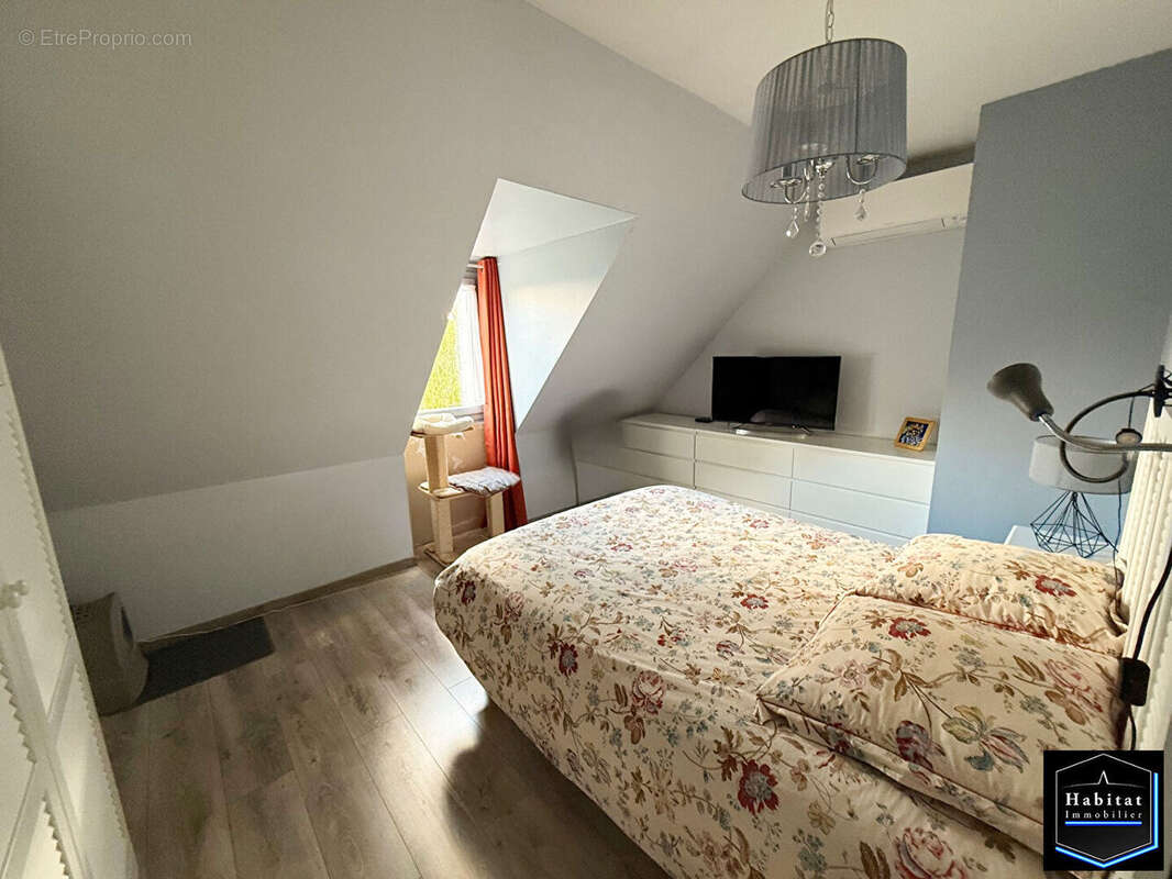 Maison à LE PLESSIS-BELLEVILLE