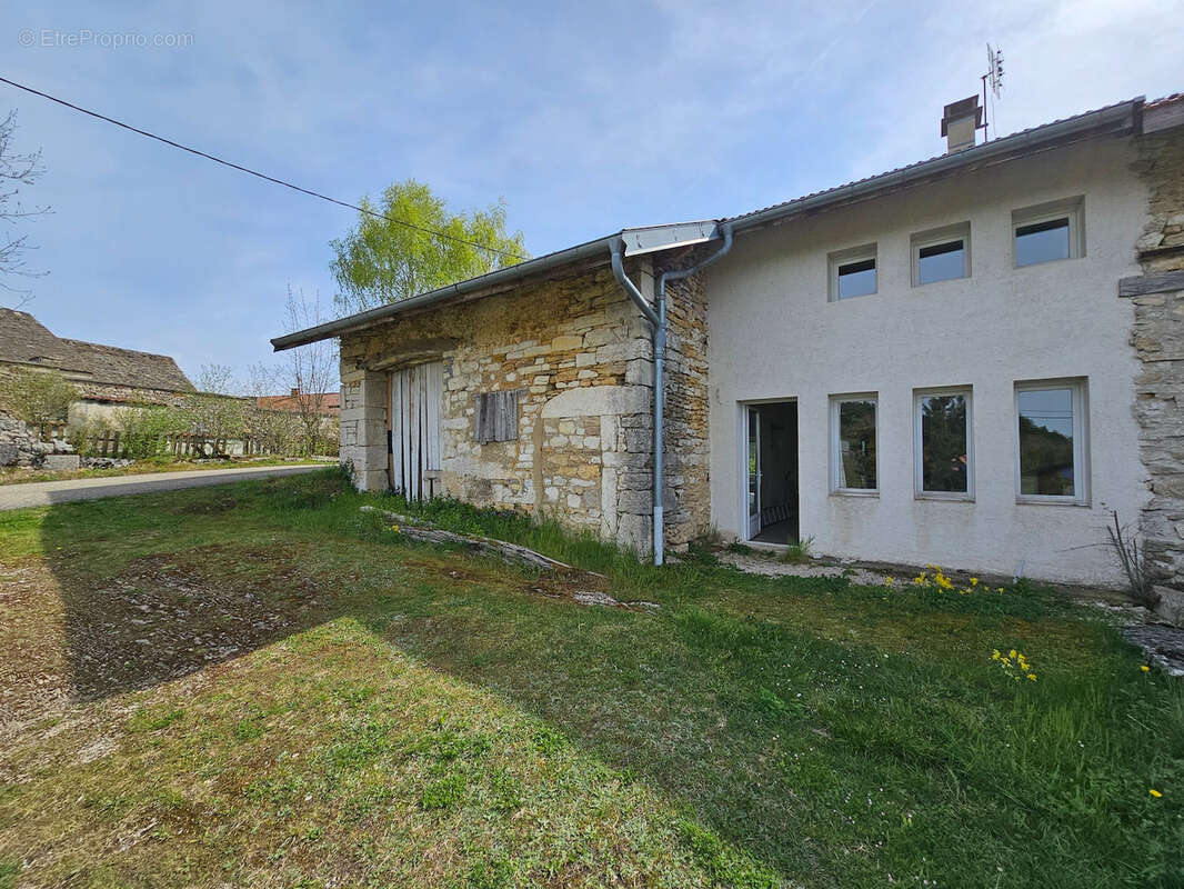 Maison à SONTHONNAX-LA-MONTAGNE
