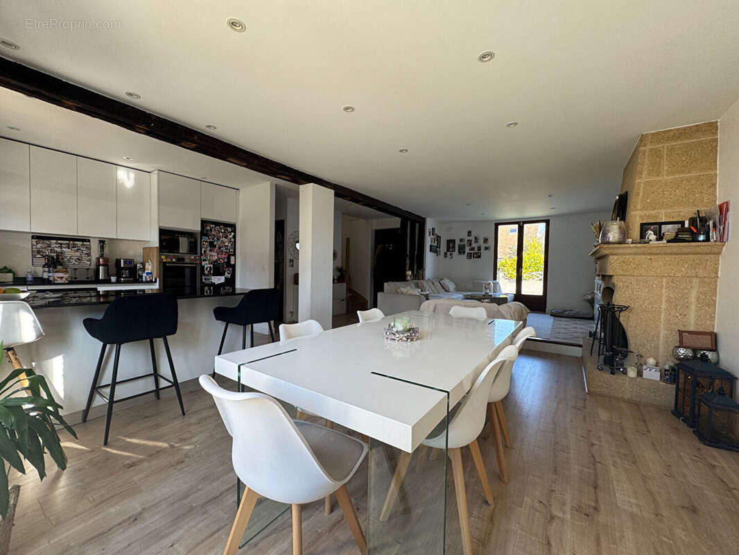 Maison à SARTROUVILLE