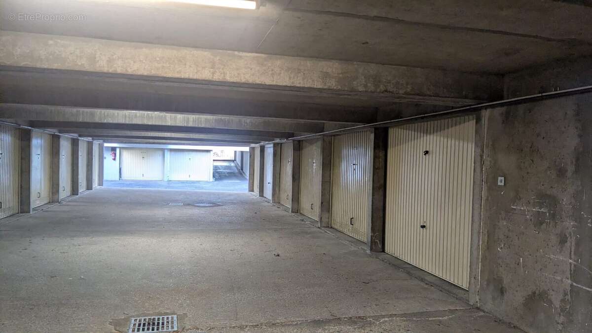 Parking à LYON-3E