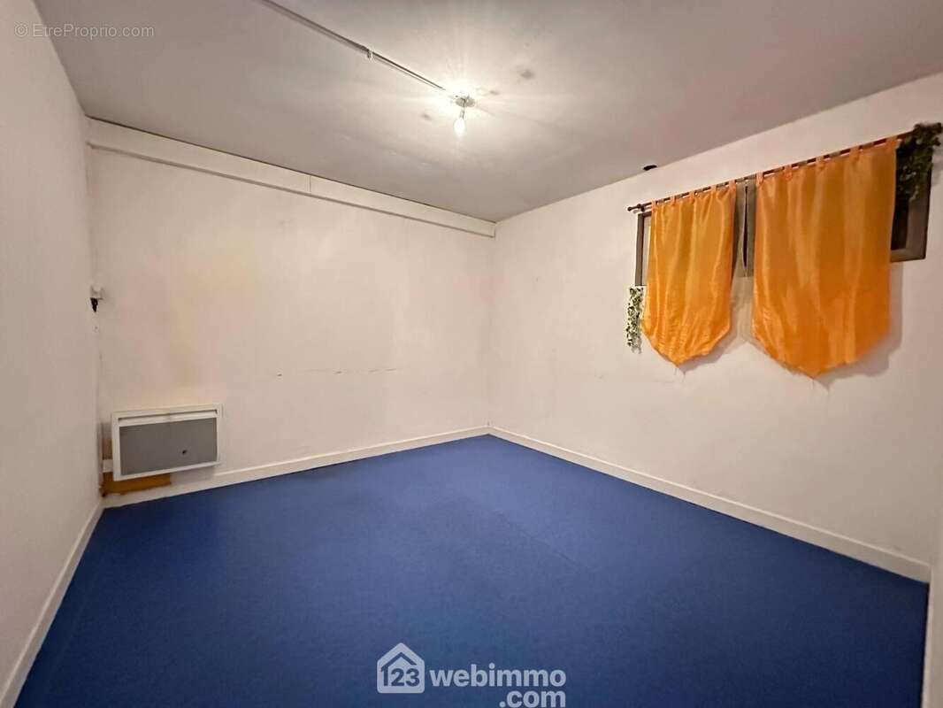 Un deuxième bureau de 6 m² - Commerce à LAON