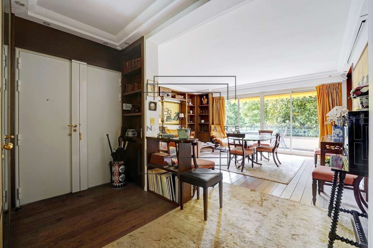 Appartement à NEUILLY-SUR-SEINE