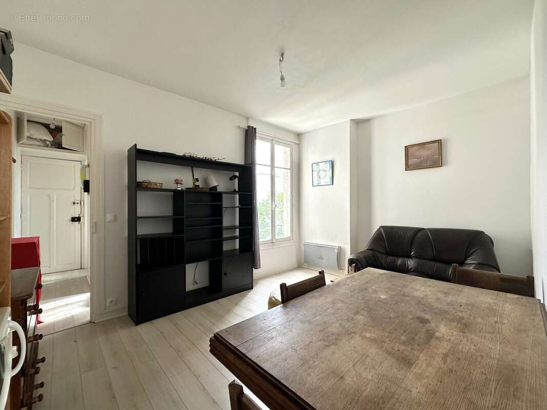 Appartement 37 m² à Courbevoie  - photo 2