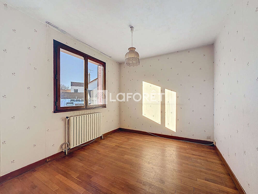 Maison à LE PLESSIS-ROBINSON