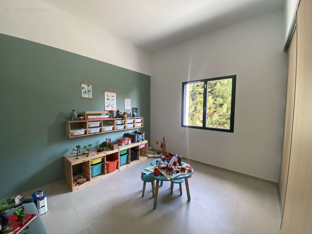 Maison à VILLEMOUSTAUSSOU