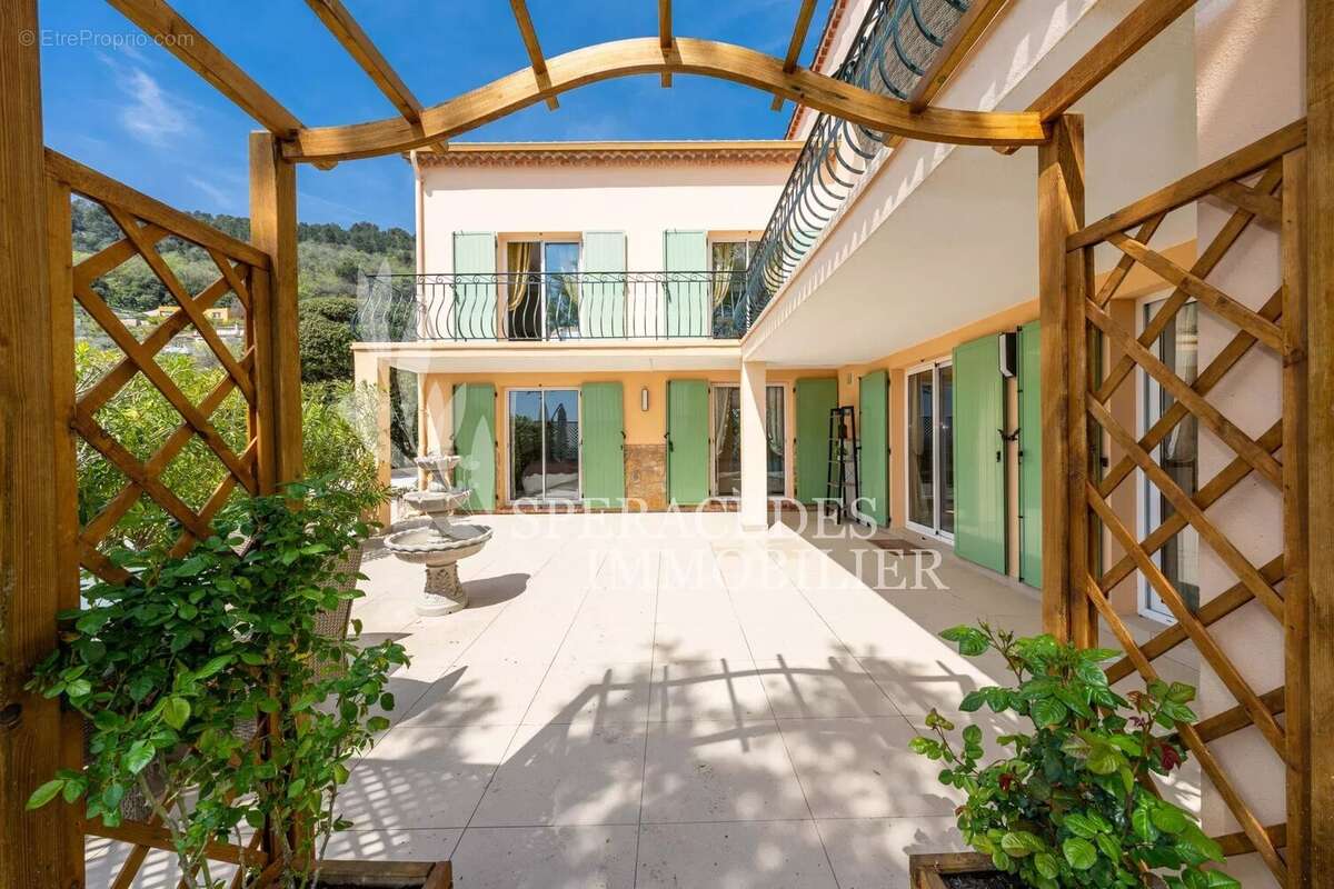 Maison à SPERACEDES