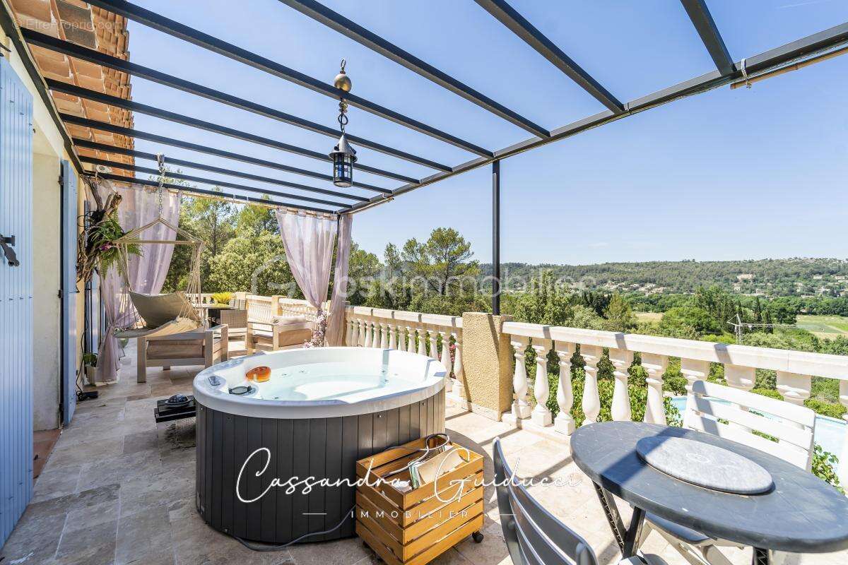 Maison à CAMPS-LA-SOURCE