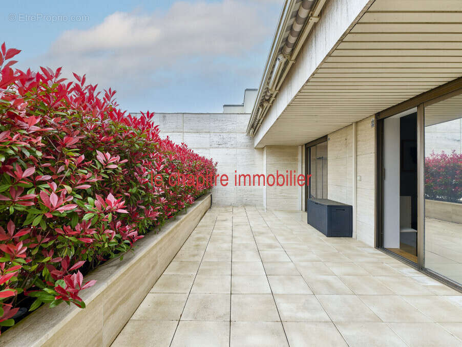 Appartement à NEUILLY-SUR-SEINE