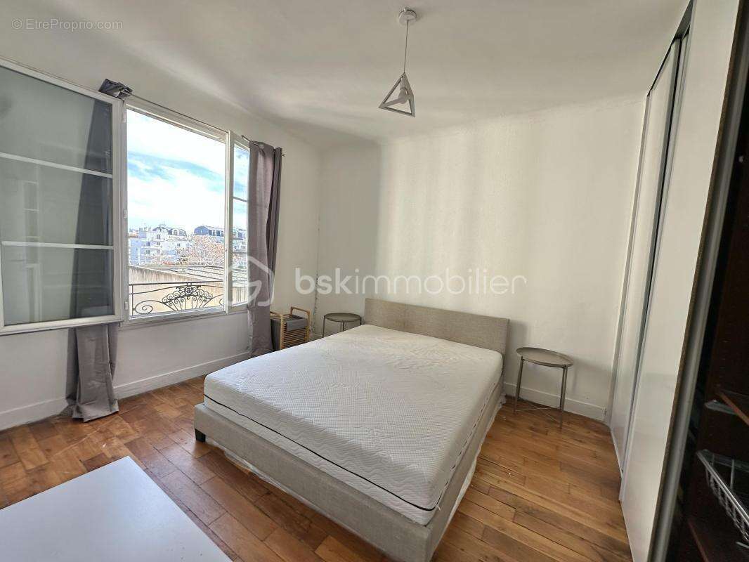 Appartement à LA GARENNE-COLOMBES