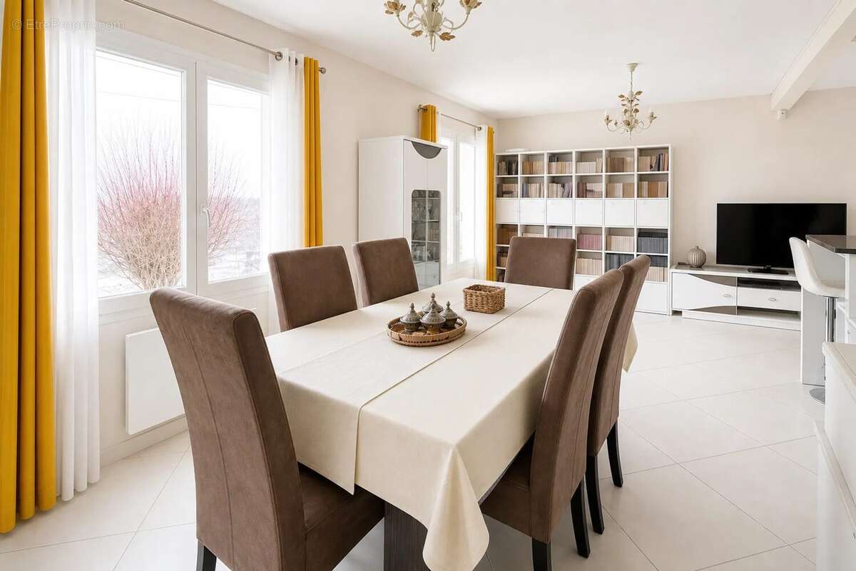 Maison à LES BORDES