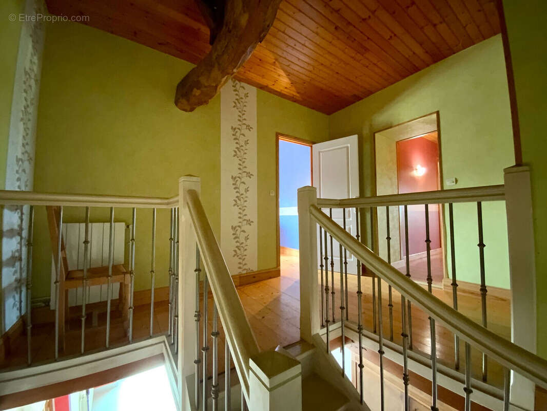 Maison à JARNAC-CHAMPAGNE