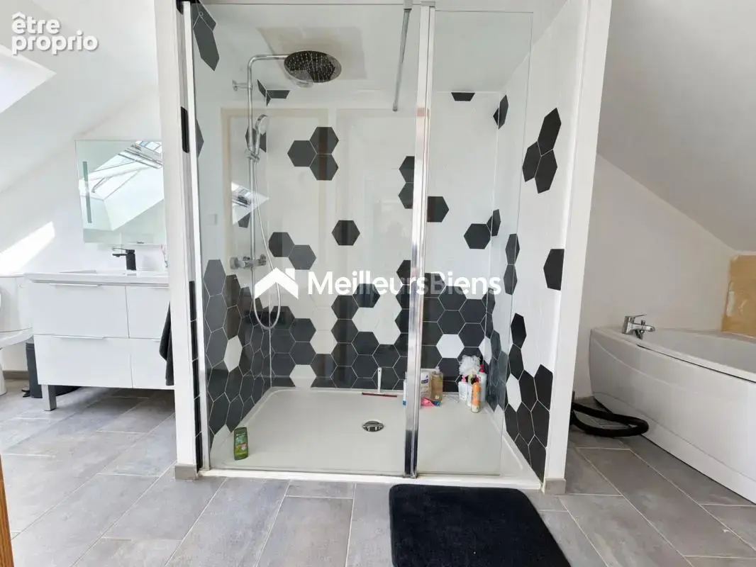 VAIGES – Maison – 3 chambres + bureau – Garage 65 m² – Terrain 717 m² - photo 6