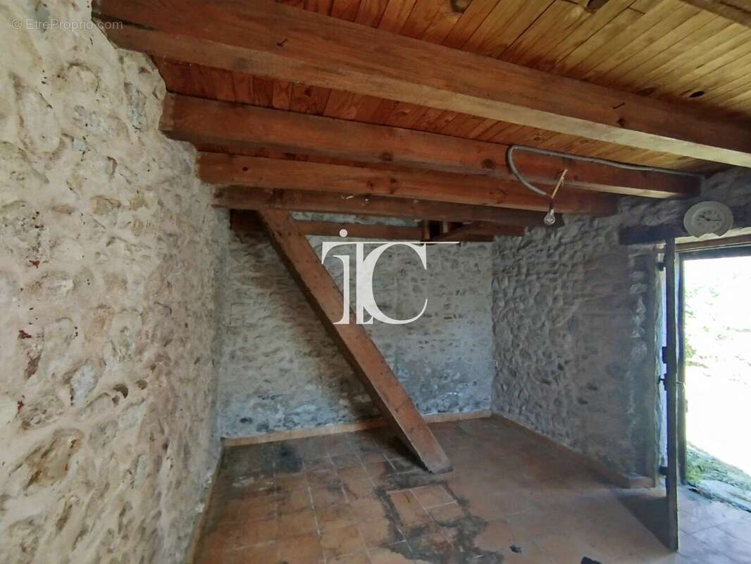 Propriété de caractère  Ancienne filature à réinventer dans un cadre d'exception - A RENOVER ENTIEREMENT - - photo 14