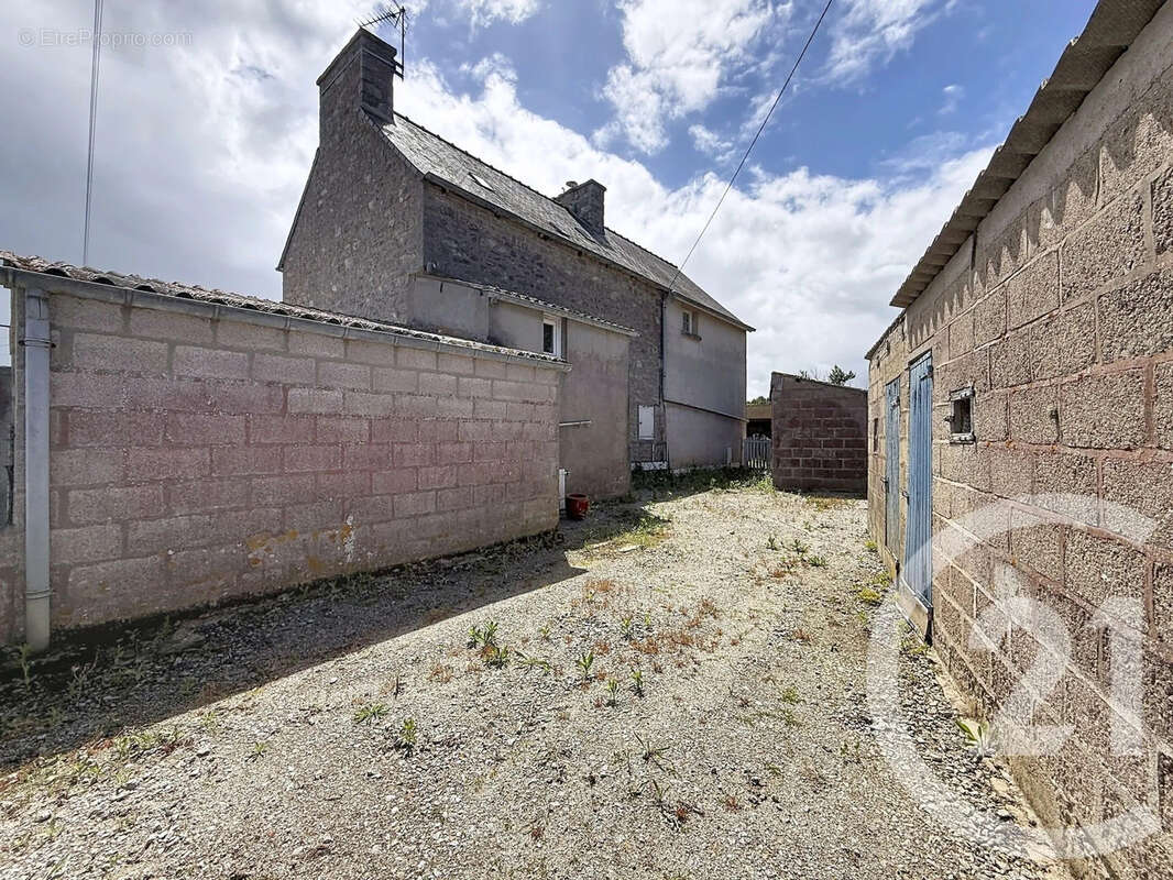 Maison à PLEVENON