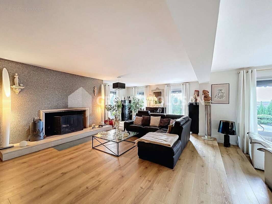 Maison à CASTELGINEST