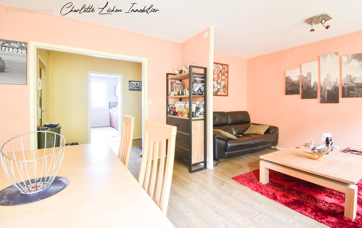 Appartement à ROMAGNAT