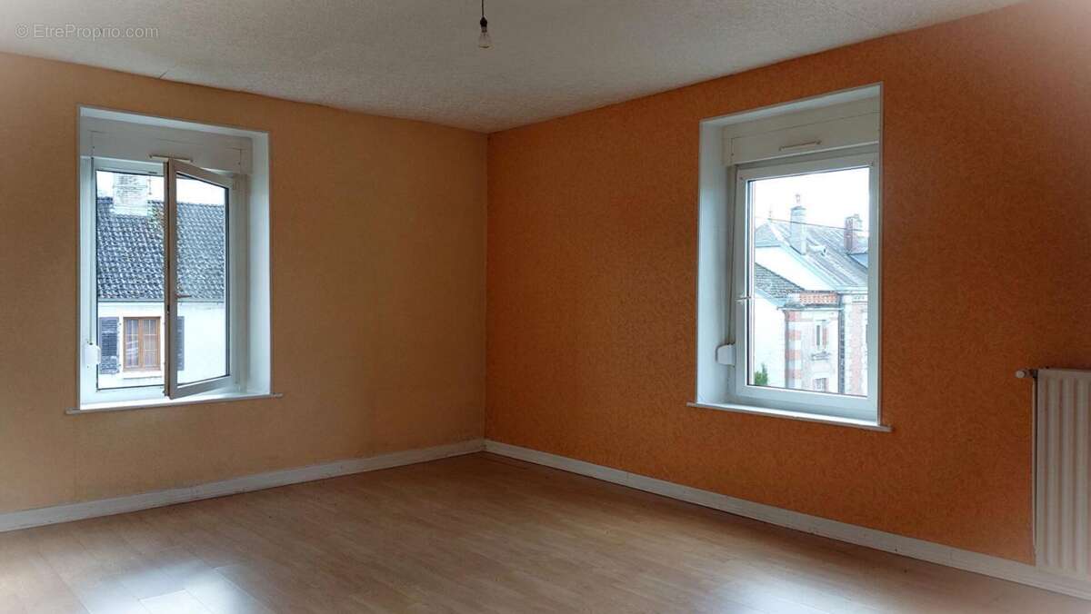 Maison à SAINT-LOUP-SUR-SEMOUSE