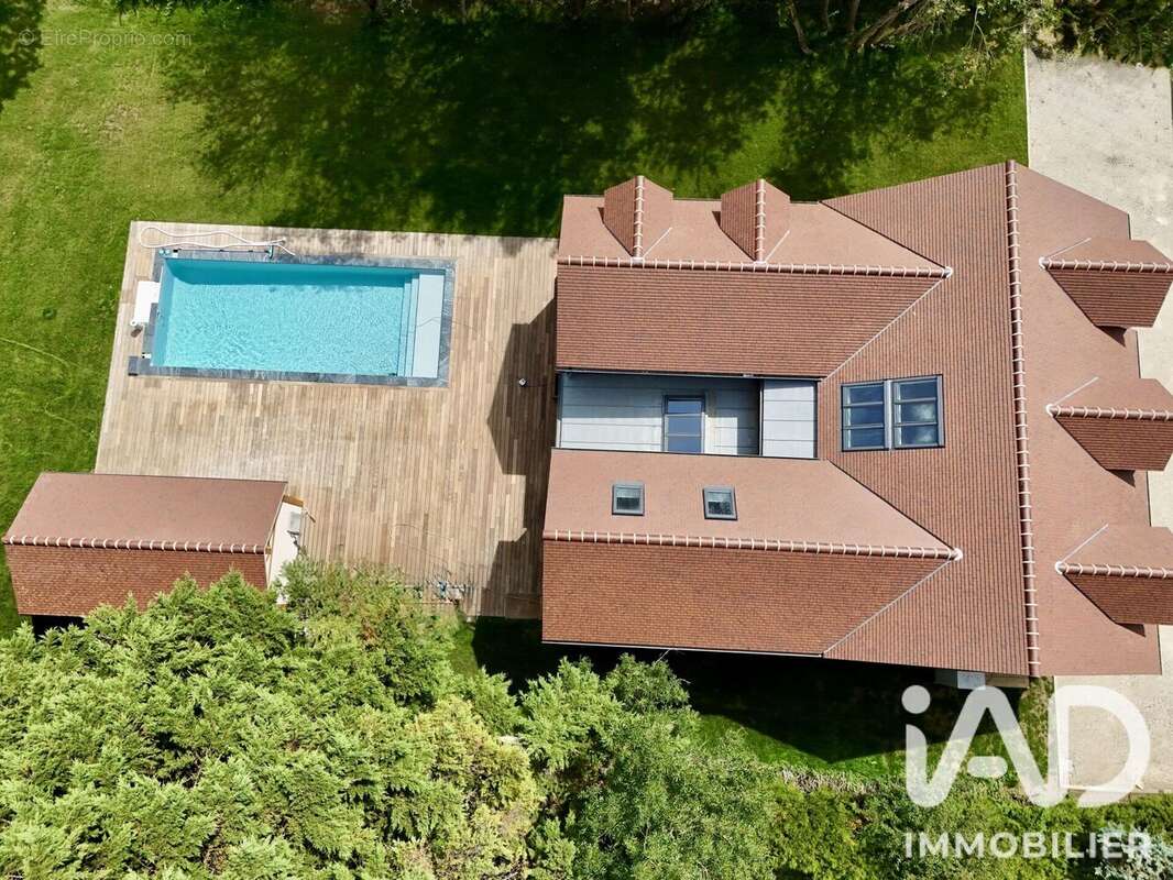 Maison 360 m² à Grosrouvre  - photo 2