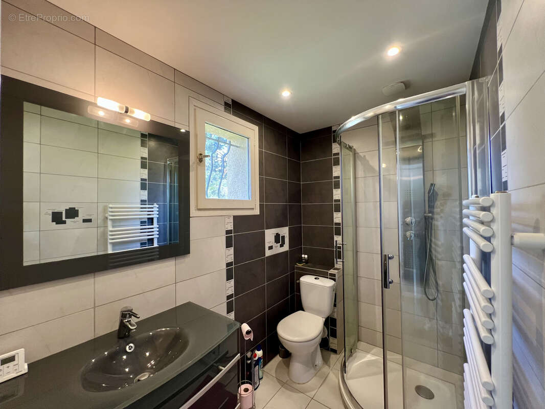 Maison à SAINT-LAURENT-DU-VAR