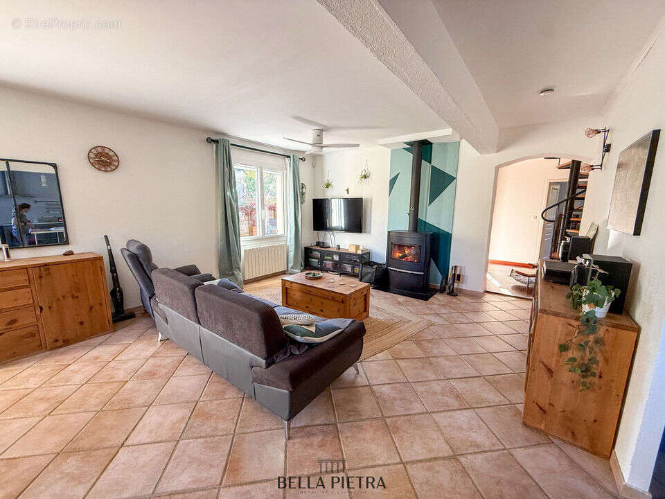 Maison à SAINT-GENIES-DES-MOURGUES