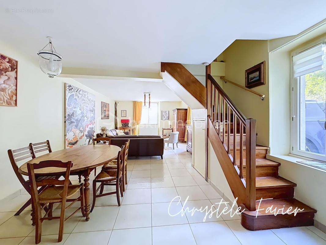 Maison de village 4 p + cuisine de 133 m2 - jardin 220 m2  - charme et confort - photo 4