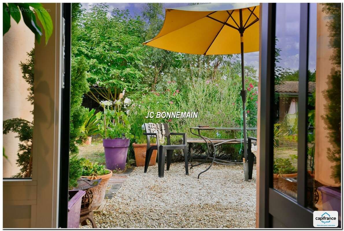 Maison à vendre - Plain Pied - Jardin - Garage - 105 m² - 3 pièces LA TREMBLADE (17) - photo 4