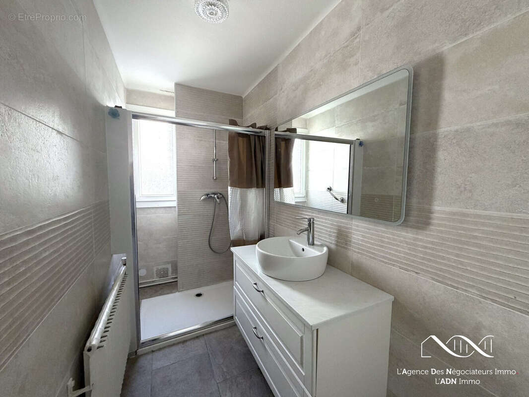 Appartement à SAINT-JEAN-DE-BRAYE