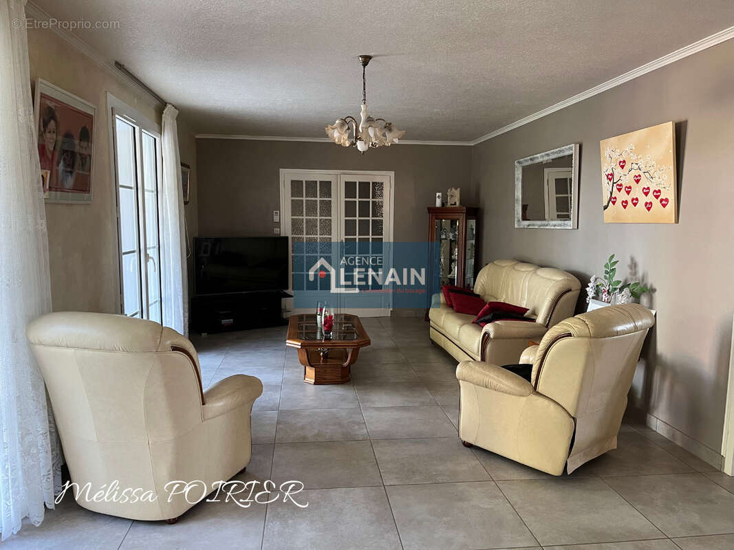 Maison à SAINT-MARTIN-DES-TILLEULS