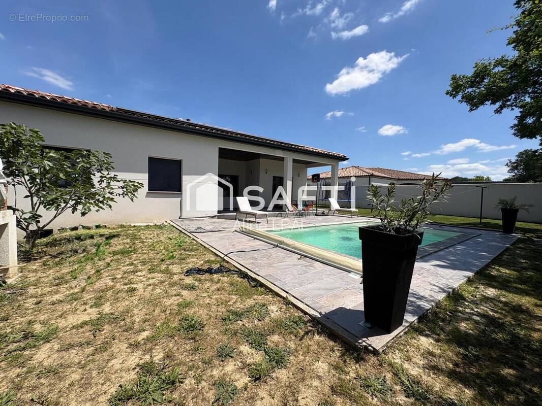 Photo 1 - Maison à MONTBETON