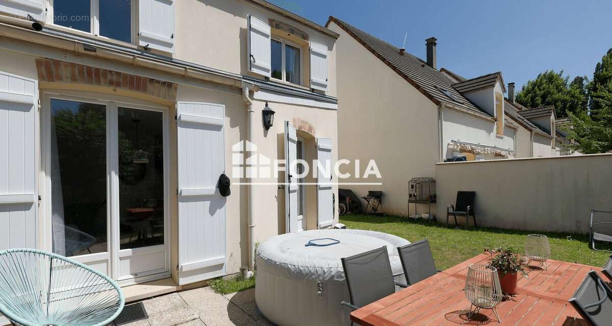 Maison à DAMMARIE-LES-LYS