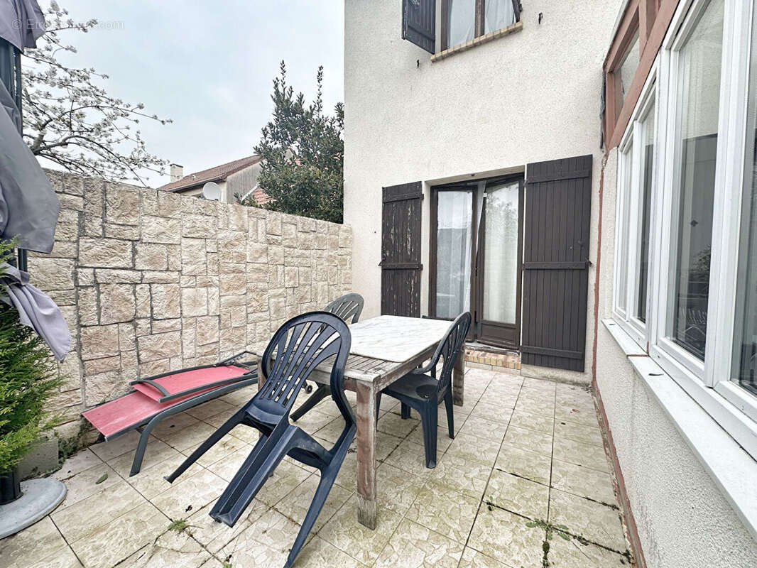 Maison à SAINT-PIERRE-DU-PERRAY