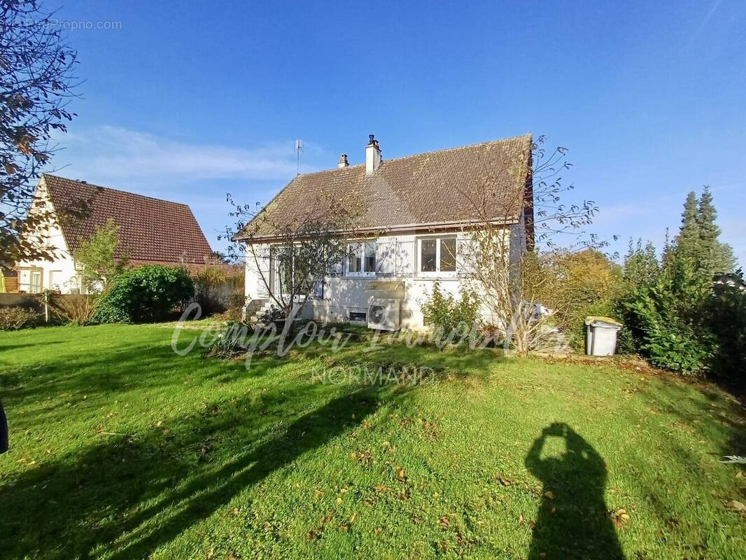 Maison à THIL-MANNEVILLE