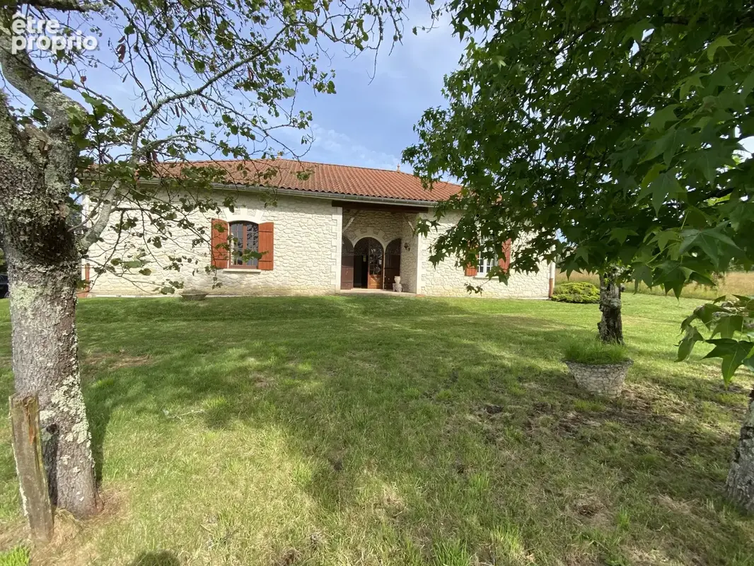 Maison 4 chambres  jardin 8000m2 zone constructible - photo 13