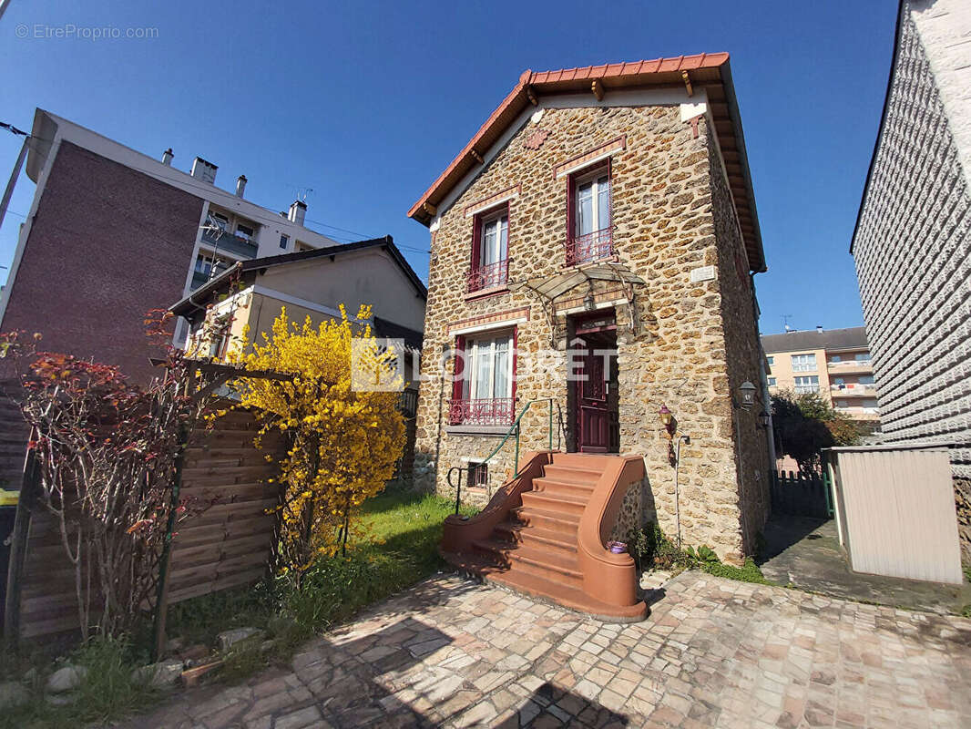 Maison à VILLEMOMBLE