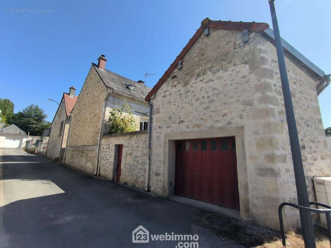 Charmante maison atypique rénovée avec appartement indépendant en cours fermée et jardin potager - Maison à COURCELLES-SUR-VESLES