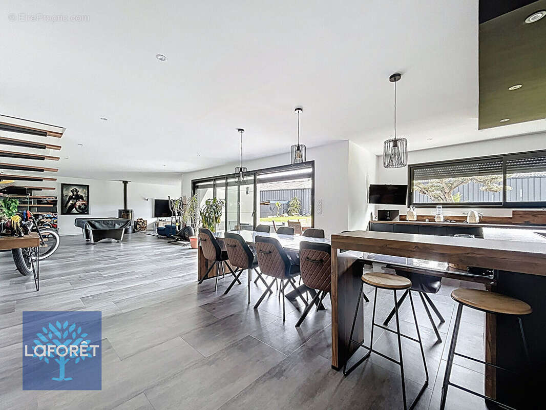 Maison à SAINT-BRICE-EN-COGLES