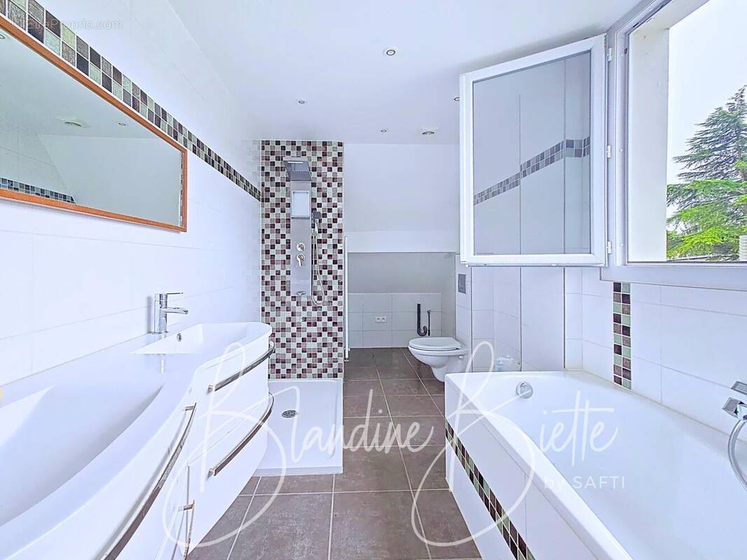 Photo 1 - Maison à LE PECQ