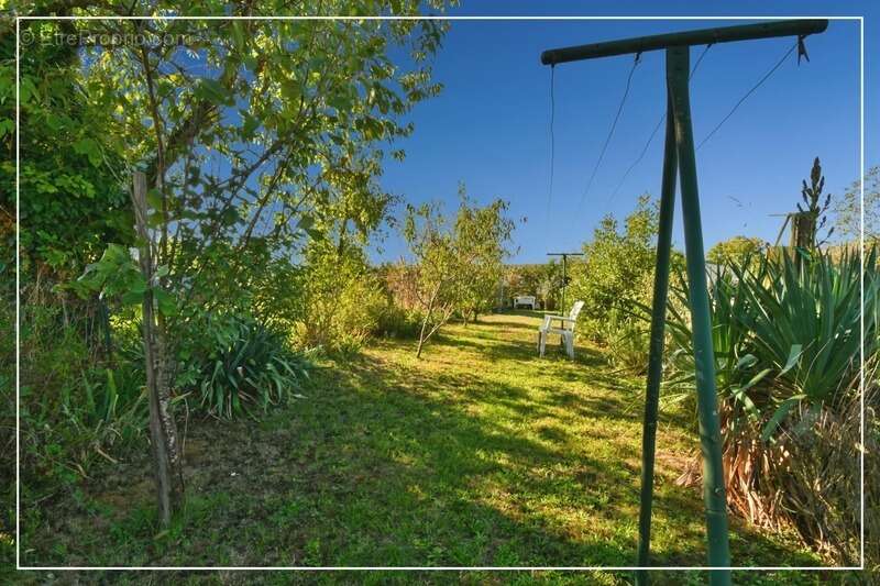 Maison avec garage et jardin au cœur du village / Idéal premier achat ou investissement  LE CHATELET (18) - photo 14