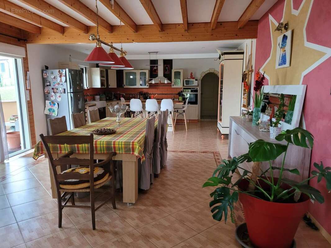 Maison à SAINT-SATURNIN