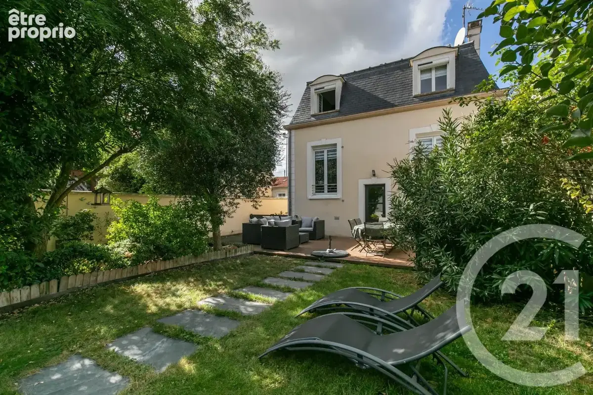 Photo Maison à Saint-Maur-Des-Fosses au prix de 755 000€