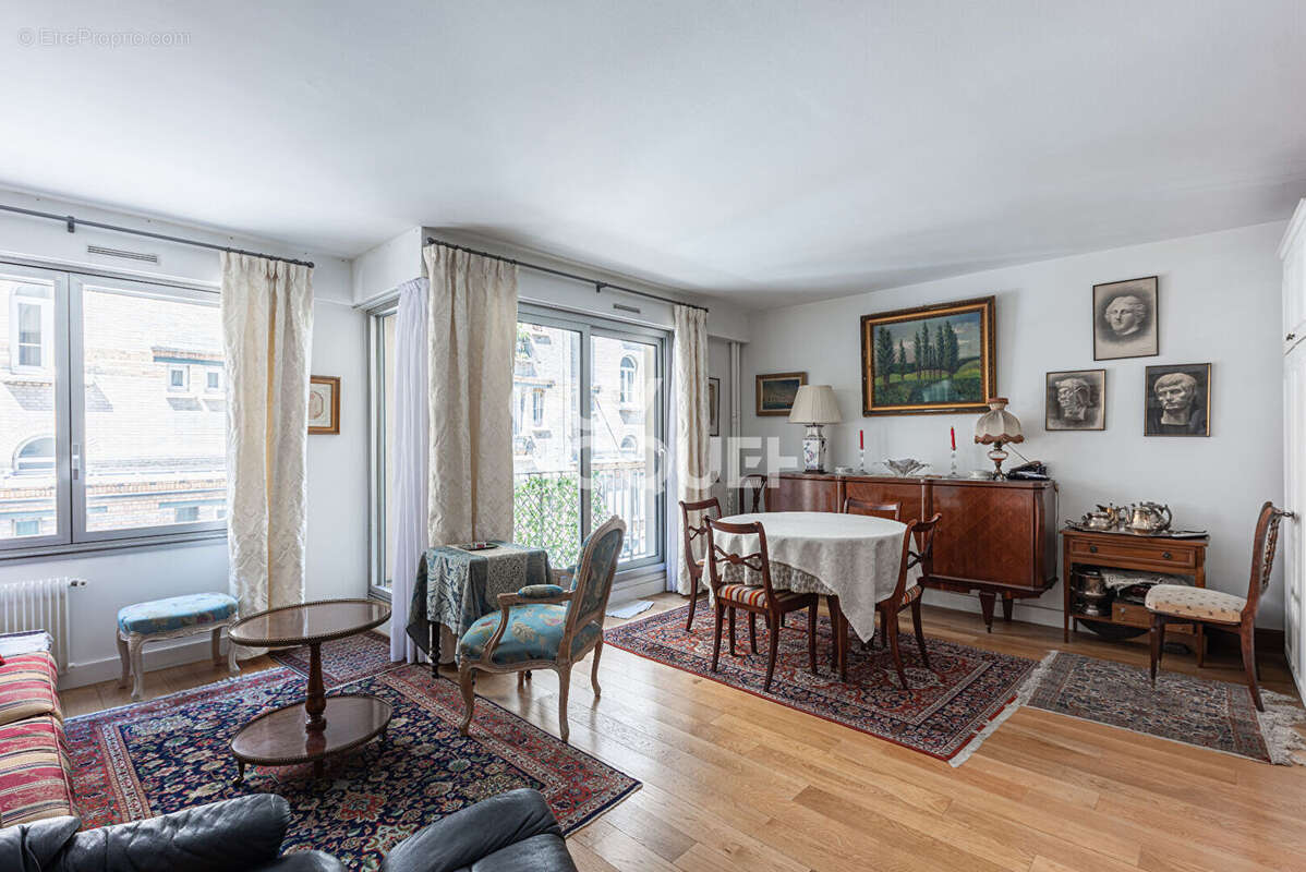 Appartement à PARIS-12E