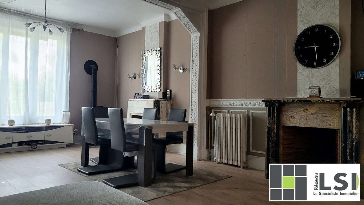 Maison 165 m² à Aulnoye-Aymeries  - photo 6
